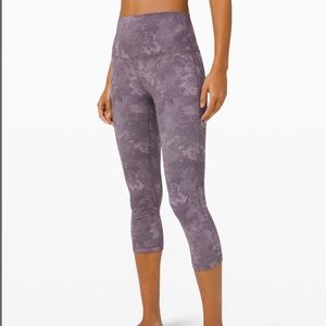 NWOT Lululemon Align Crop 21”